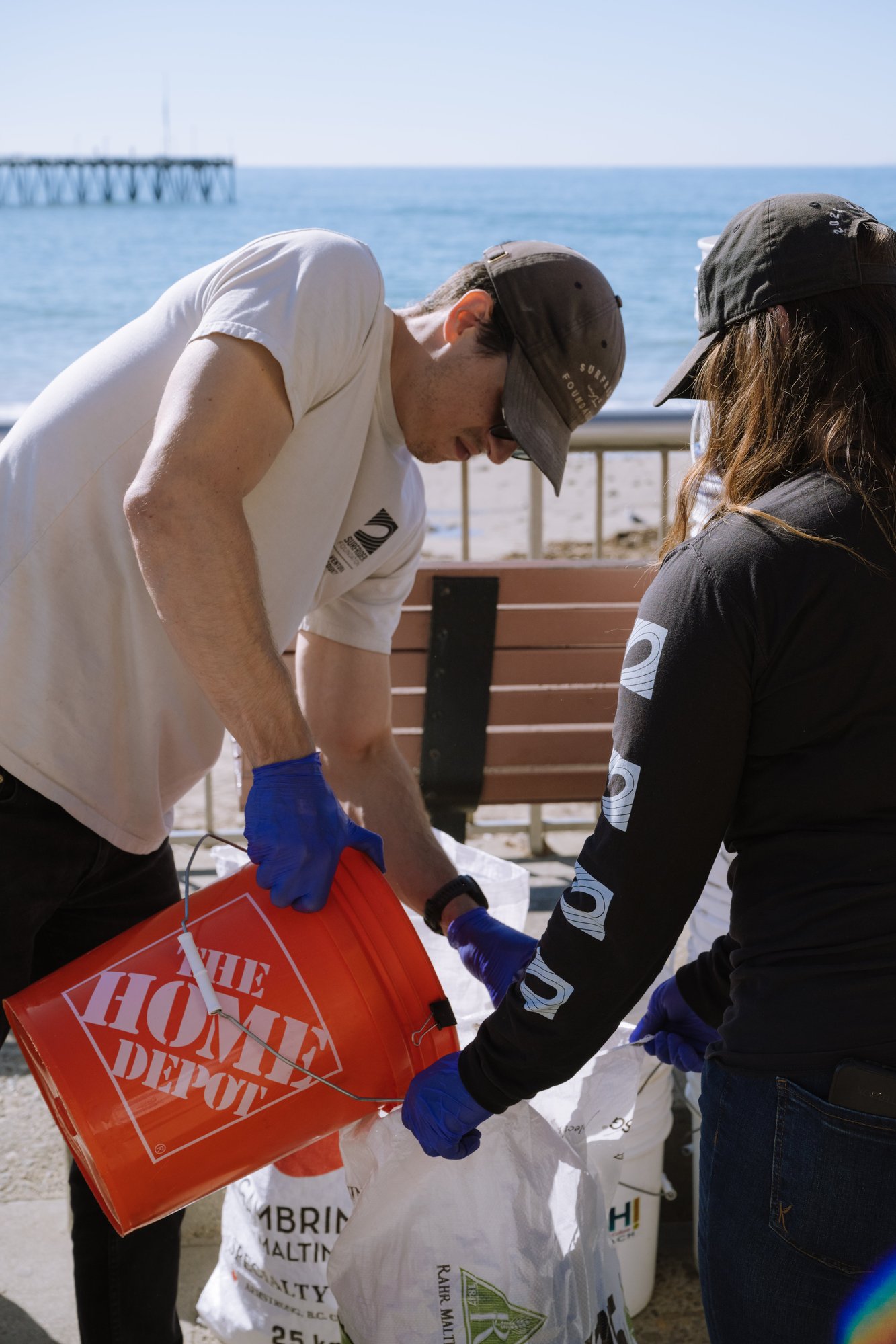 Beach cleanups report image