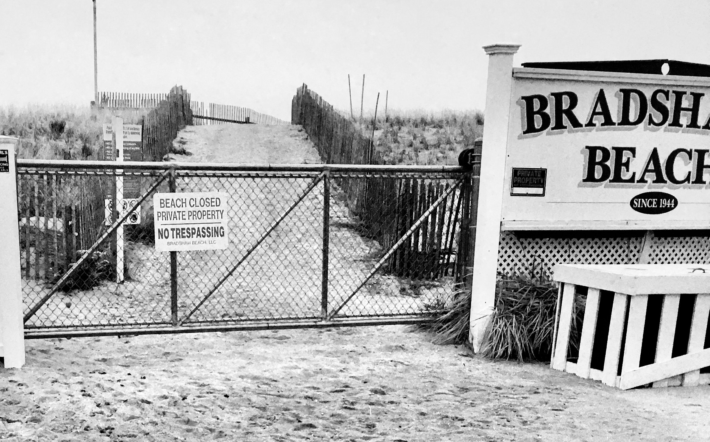 Bradshawss Beach Gate-1