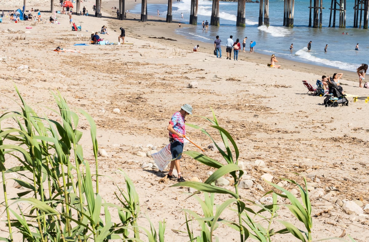 VisitVentura_Surfrider_CleanUp_2024-17