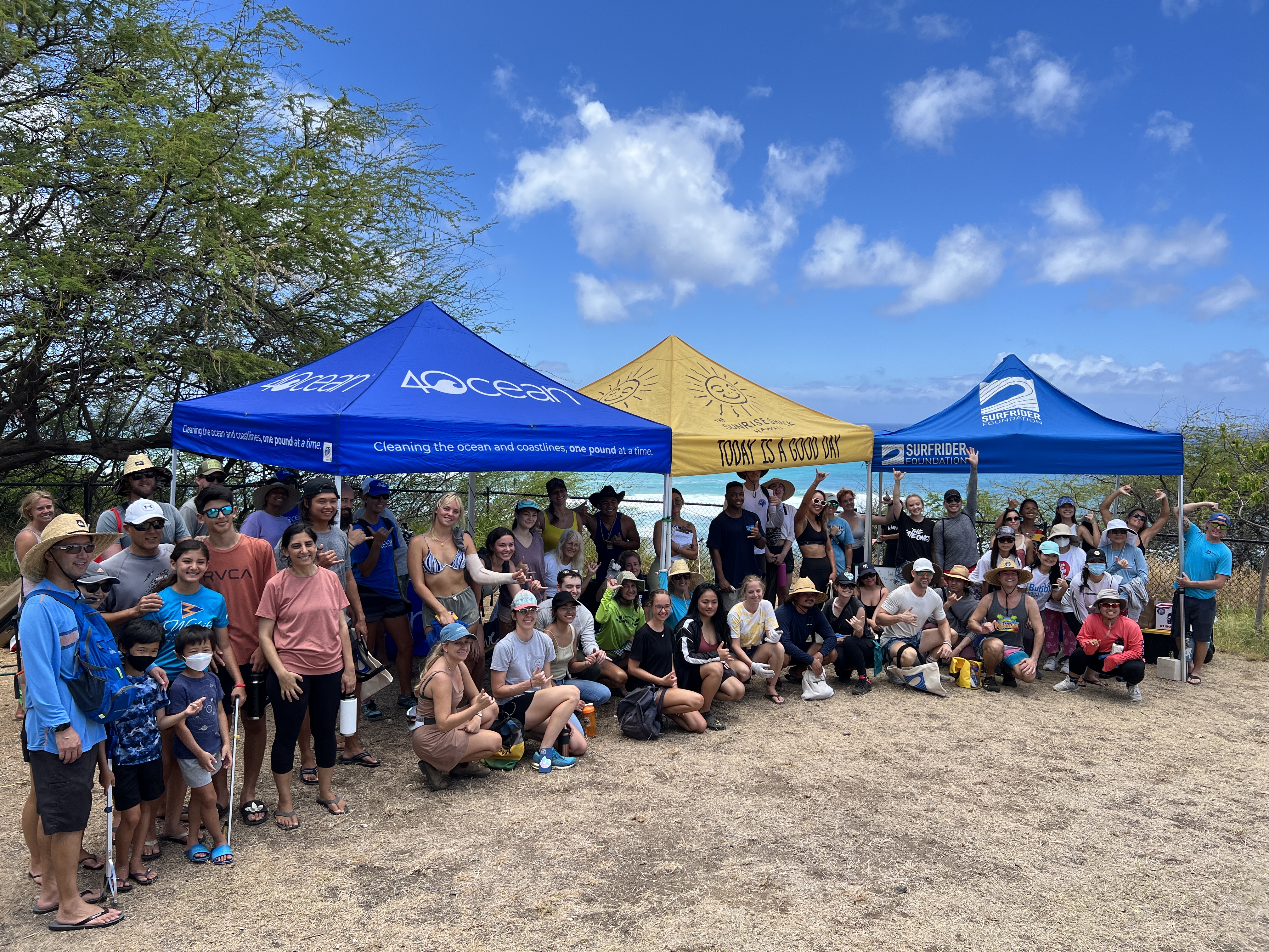 Sponsor tents and volunteers at Leʻahi Cleanup