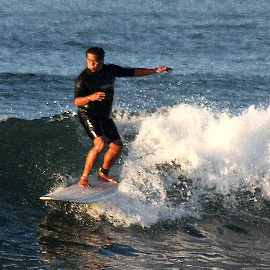 Tony_Surfing