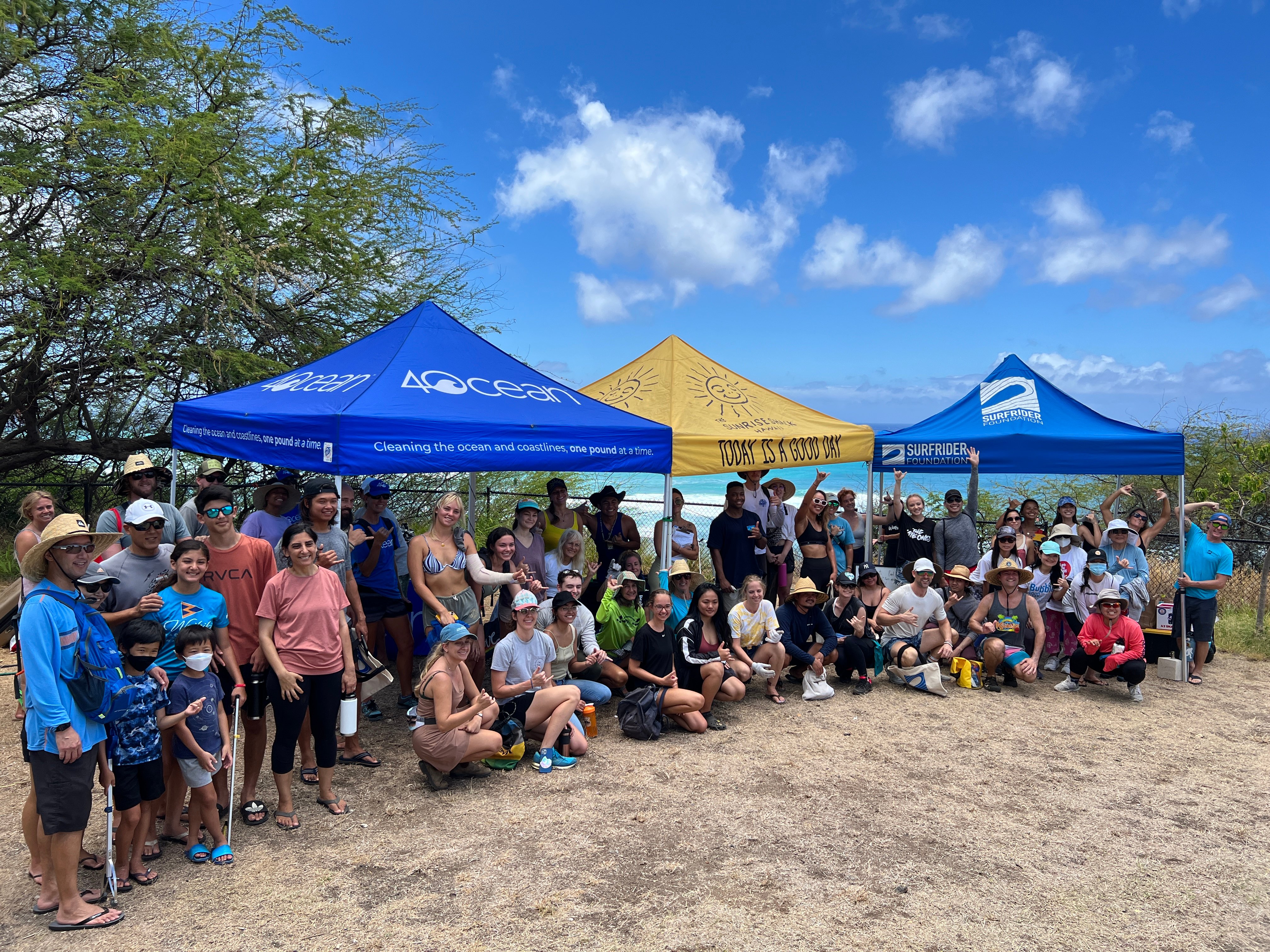 photo of surfrider foundation volunteers at beach cleanup