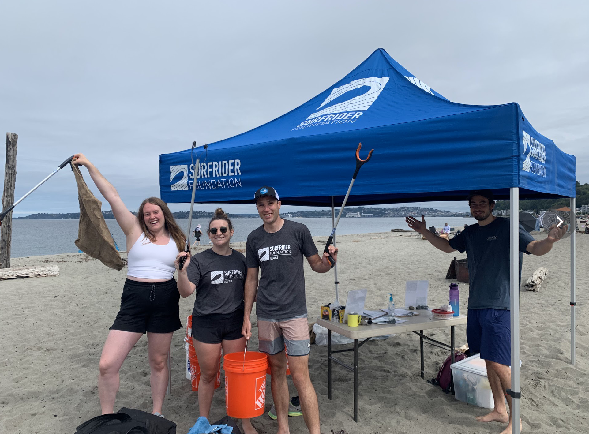 Volunteers at Surfrider clean and cruise.