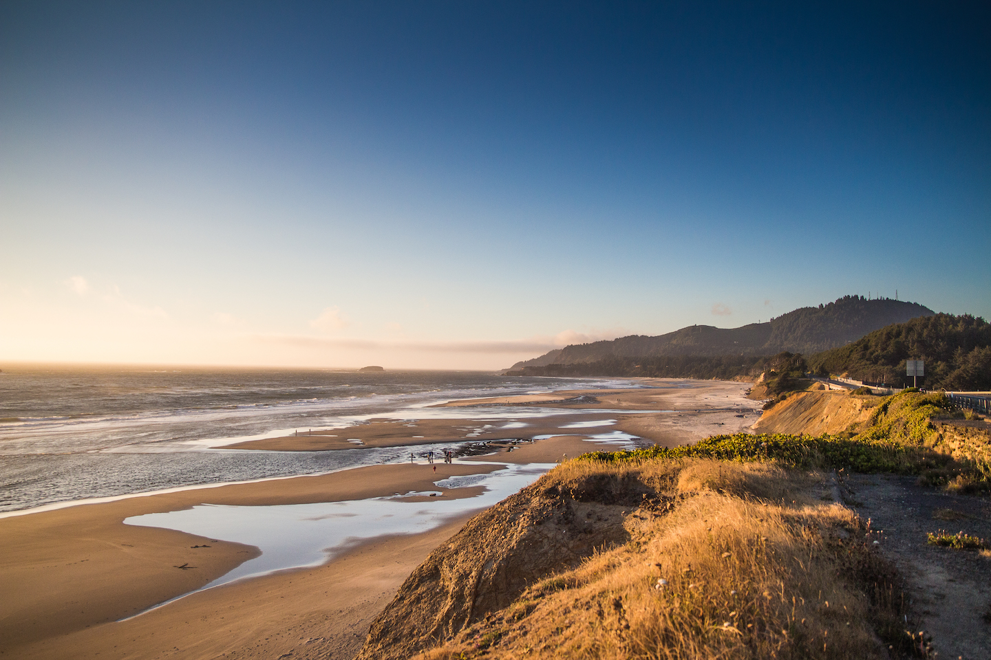 ocean-coastline-in-oregon-picjumbo-com